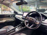見晴らしの良い運転席で、室内空間も広くなっております。