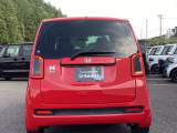 バックカメラが付いているのでバックでの車庫入れも安心です。