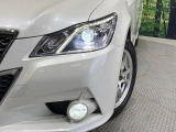 【HIDヘッドライト】非常に明るく前方を照らしてくれるので、悪天候や夜間の走行時も視界良好で安心してお乗りいただけます。