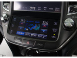 使いやすさや安全性を追求したステアリング周り!高級車ゆえにスイッチ類が多いのも特徴ですね!考え尽くされた配置ですぐに使いこなす事が出来ますのでご安心下さい!是非、体感してみて下さい!!