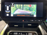 【パノラミックビューモニター】専用のカメラにより、上から見下ろしたような視点で360度クルマの周囲を確認することができます☆死角部分も確認しやすく、狭い場所での切り返しや駐車もスムーズに行えます。