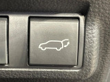 【パワーバックドア】スマートキーや運転席のボタンを押すだけでリアゲートが自動で開閉します!荷物を持っている時や、高い位置にあるバックドアを閉める際に便利な機能です♪