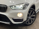 ●LEDヘッドライト:夜間走行時も良好な視界を確保し安心して運転できる高輝度LEDヘッドライトを装備!点灯速度が早く、消費電力も抑えられています。