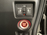 リアドアは乗り降りに便利な両側電動スライドドアです。また運転席に座っていながらスイッチ操作で自在にスライドドアを開け閉めできます。