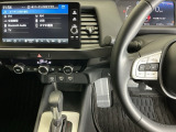 ホンダ純正メモリーナビ搭載なので、遠方へのドライブもお任せ下さい!ステアリング左手側にオーディオ関連のコントロールスイッチを配置しています。操作時は視線を逸らすことなく運転に集中できます