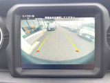 ●ガイドライン付きバックカメラ:不安な駐車もこれで安心!ガイドライン付きなので狭い箇所での駐車もラクラクです!