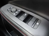 前席パワーウィンドウスイッチ★運転席はワンタッチで開閉可能です♪