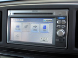 ナビゲーションは純正メモリーナビ(VXM-128C)を装着しております。AM、FM、CDがご使用いただけます。初めて訪れた場所でも安心ですね!