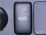 悪路や悪天候に強い4WD車です。