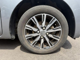 これからお車を購入し長くカーライフを楽しんで頂きたいと思い、当社スタッフは、そんな様々なお客様と安心して、楽しめるカーライフを一緒に考えてご提案させて頂いております。