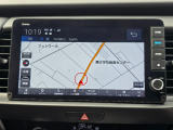9インチ純正メモリーナビ(LXM-242ZFNi)を装着しています。目的地設定やルート案内もスムーズに行えます。