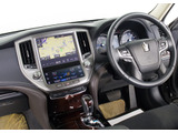 使いやすさや安全性を追求したステアリング周り!高級車ゆえにスイッチ類が多いのも特徴ですね!考え尽くされた配置ですぐに使いこなす事が出来ますのでご安心下さい!是非、体感してみて下さい!!