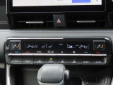 デュアルオートエアコン搭載☆運転席と助手席でエアコンが独立しているのでドライバーも同乗者もより快適にドライブができます♪