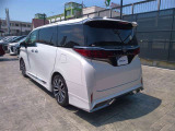 LEDテールライトです。省電力、高輝度のLEDは明るく照らすので夜間運転時の視認性を高めます。スタイリッシュな見た目で細かいところもこだわりたいあなたに!