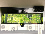 【デジタルルームミラー】後席の大きな荷物や同乗者で後方が確認しづらい時でも安心!カメラが撮影した車両後方の映像をルームミラー内に表示。クリアな視界で状況の確認が可能です!