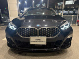 エンジェルアイ、イカリングと呼ばれるBMWのライトの正式名称は「コロナリング」です。一目でBMWとわかる伝統のデザインです。