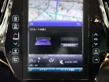 縦型ナビはプリウス上級グレードに搭載された11.6インチのT-Connect SDナビゲーションシステムです。大画面で地図の視認性が高く、上下分割画面でエアコンやオーディオ情報を同時表示できます