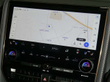 【14インチ純正ナビ】純正ナビを装備。タッチパネル式で使いやすく、詳細地図により目的地をピンポイントで設定できます。初めての道でも迷いにくく、ロングドライブも快適ですよ♪