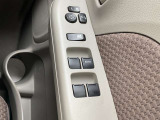 パワーウインドウスイッチです。運転席はオート機能付きです。