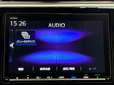 スマートフォンのような操作感の静電式タッチパネル。