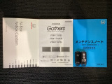スマートキーは鍵をバッグに入れたままでもドアロックの開閉やエンジンのON・OFFができます。夜間や雨の日も鍵を探さなくて良いので便利です。