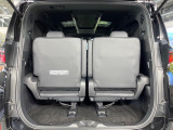 【パワーバックドア】スマートキーや運転席のボタンを押すだけでリアゲートが自動で開閉します!荷物を持っている時や、高い位置にあるバックドアを閉める際に便利な機能です♪