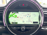 ●MINI純正ナビ:一体感のあるナビは、高級感ある車内を演出してくれます。Bluetooth再生などオーディオ機能も充実しておりますので、運転もより楽しめます♪