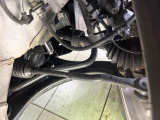 お車を安心してお乗りいただく為には、足回りの定期点検が欠かせません。サービスサポート(有償保証)では無料点検もご提供しており、安心のカーライフをお過ごしいただけるサポート体制が整っています。