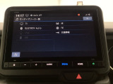 HondaCONNECT対応の便利なナビディスプレー。お持ちのスマートフォンと連携して、ナビやBluetoothでの音楽再生が可能です。デザインはもちろん、操作性も良好です。