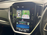【マルチテレインモニター】車のフロントやサイドのカメラ画像を同時にモニター表示することで、悪路や狭い道を走行時でも周囲の状況確認ができ安心!本格SUVにうれしい装備です♪