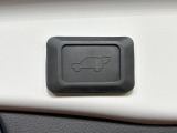 【パワーバックドア】スマートキーや運転席のボタンを押すだけでリアゲートが自動で開閉します!荷物を持っている時や、高い位置にあるバックドアを閉める際に便利な機能です♪