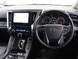 運転席廻りです。