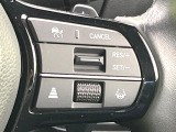 【アダプティブクルーズコントロール】高速道路での長距離走行が楽に!!自動で速度を保つクルーズコントロールが、衝突軽減システムと連携し、前方の車両を感知して車間を保つように速度調節してくれます!!