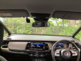 フロントガラスが大きく、ワイドな視界で運転もしやすくなるように、設計されています。
