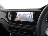 バックモニター搭載で車庫入れ安心!バック中の死角部分がモニターに映し出されるので安全性アップ!前後パークセンサーとバックカメラで車庫入れも安心です。