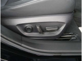 【シートアジャスター】運転席に上下シートアジャスターが付いてます。座席の高さも調整可能です