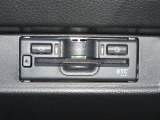 【ETC車載器】ビルドイン型で見た目もすっきりです!運転席の足元にございます。料金所での手間を解消します。通行券を取る際幅寄せに気を使う必要もありません。