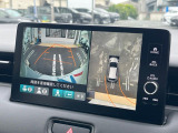 【マルチビューカメラシステム】専用のカメラにより、上から見下ろしたような視点で360度クルマの周囲を確認することができます☆死角部分も確認しやすく、狭い場所での切り返しや駐車もスムーズに行えます。