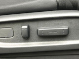 【パワーシート】スイッチ一つで簡単にシートの微調整が可能!電動だから力もいりません!快適なシートポジションにセットして、快適なドライブをお楽しみください。