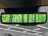 【デジタルインナーミラー】後席の大きな荷物や同乗者で後方が確認しづらい時でも安心!カメラが撮影した車両後方の映像をルームミラー内に表示。クリアな視界で状況の確認が可能です!
