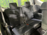 床下収納式のサードシートです。座席部分をコンパクトに収納でき、広大な荷室スペースとしてお使いいただけます!乗車人数や荷物の量など利用シーンに合わせて3列目を有効活用でき、とっても便利♪