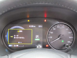 メーター中央に、様々な車両情報を表示してくれる、ディスプレイがついています。