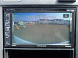 バックカメラ装備しております。駐車時に大変役に立ちますよ。駐車が苦手な方にも便利機能です。