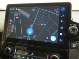 ディスプレイオーディオ(コネクティッドナビ対応)PLUS搭載。T-Connectご契約で2029年4月まで無償で利用できるナビ(期限到来後は有償)と、解約後も利用できる車載ナビが搭載されています。