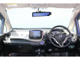 前方視界は、見切りも良く運転しやすいです。内装も目立つキズや染み等無くキレイですよ♪ペットやタバコ等の嫌な臭いもございません!!