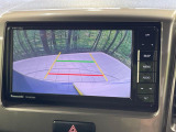 【バックカメラ】駐車時に後方がリアルタイム映像で確認できます。大型商業施設や立体駐車場での駐車時や、夜間のバック時に大活躍!運転スキルに関わらず、今や必須となった装備のひとつです!