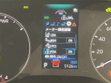 視認性に優れたメーターを採用しており、走行中でも車速や情報が分かりやすく表示されます。運転時の視線移動をむりのない範囲に抑え、快適で安心感のあるドライブをサポートします。