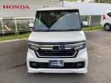 お客様に安全で快適なカーライフをお送りいただくために、中古車にも高いレベルの品質基準を設け、その基準に従って、全ての中古車について納車前整備を実施しています。