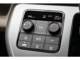 フルオートエアコンで車内はいつでも快適空間♪