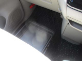 助手席シートアンダーボックス(車検証収納トレイ付)